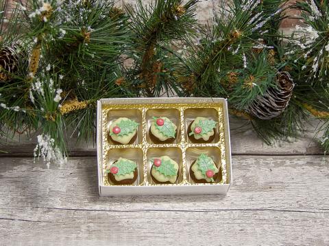 Mini Christmas Pudding Truffles by Xocolate